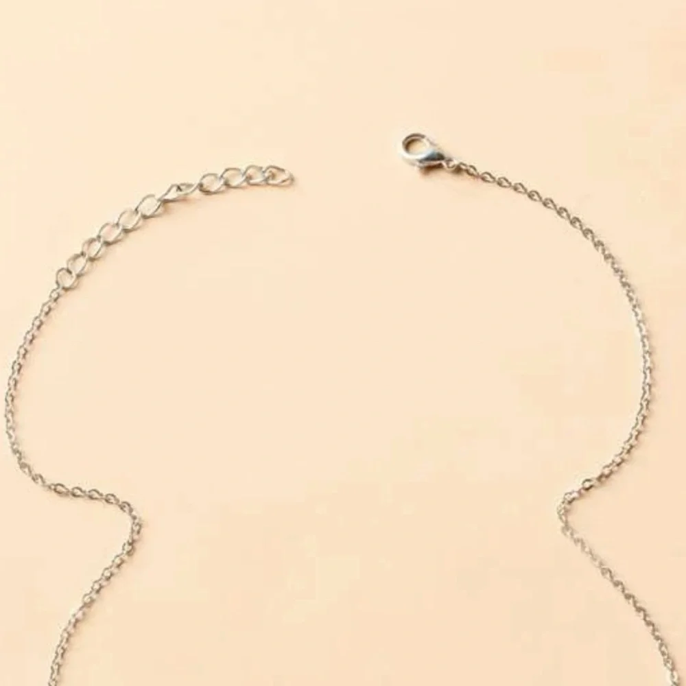 Whale tail necklace - Picture 3 of 3